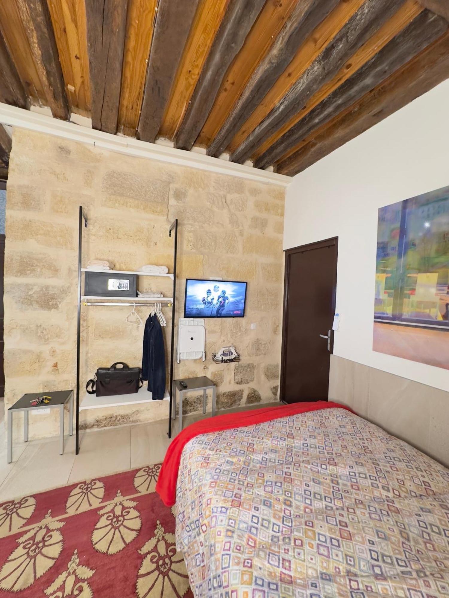 Appartement Charles V Flat Ground Floor Paris